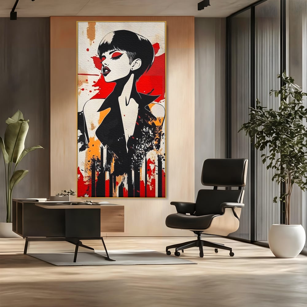 Tablou canvas cu tablou canvas cu portret de femeie stilizat, in rama de aluminiu auriu, pe perete intr-un birou